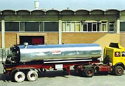 Citerne transport bitume avec section polygonale complte avec chauffage automatique  gas-oil et vanne pour dchargement bitume, capacit de 30.000 lt 